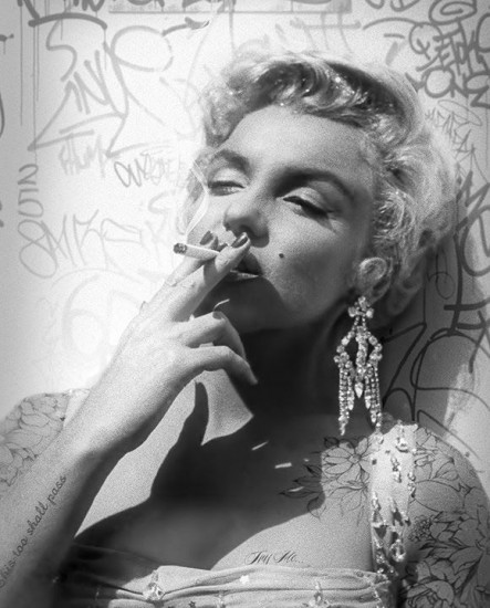 Smoking Gun - Marilyn (BW)