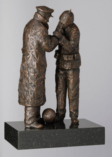 Match Of The Day (1914 Christmas Truce) - Bronze