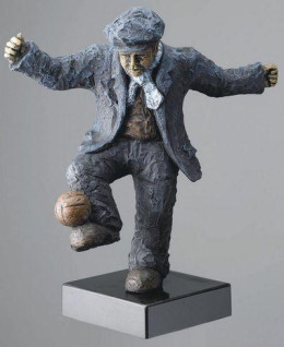 Keepy Uppy - Sculpture