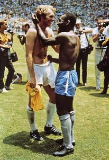 Pele & Moore (Bobby Moore) - Mounted