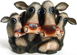 My Fa-Moo-Ly - Sculpture